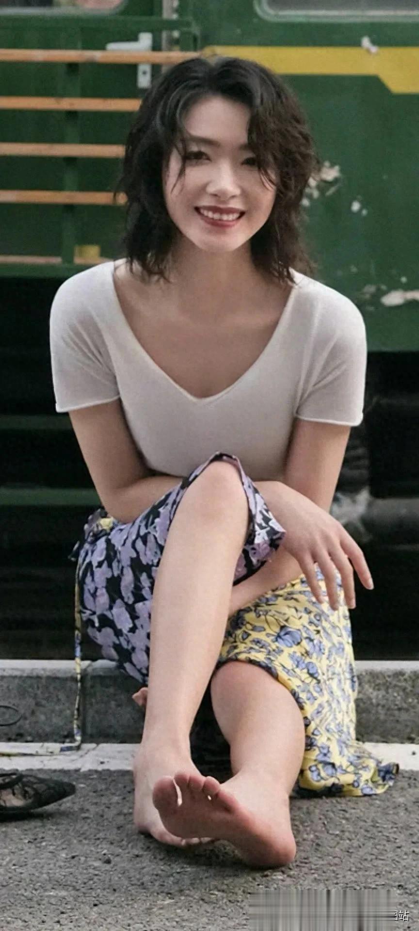 万茜高清写真鉴赏｜精致高级、清冷贵气