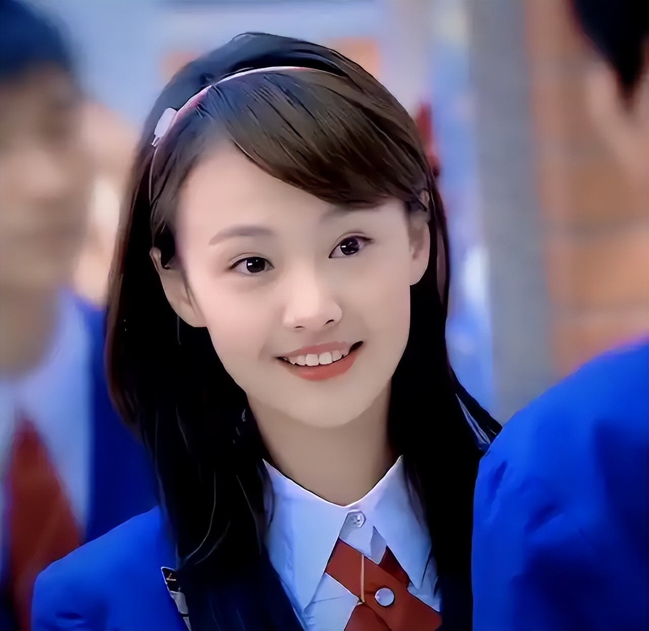 35岁郑爽整容后遗症明显,身后豪宅暴露真实财力,却走不了回头路