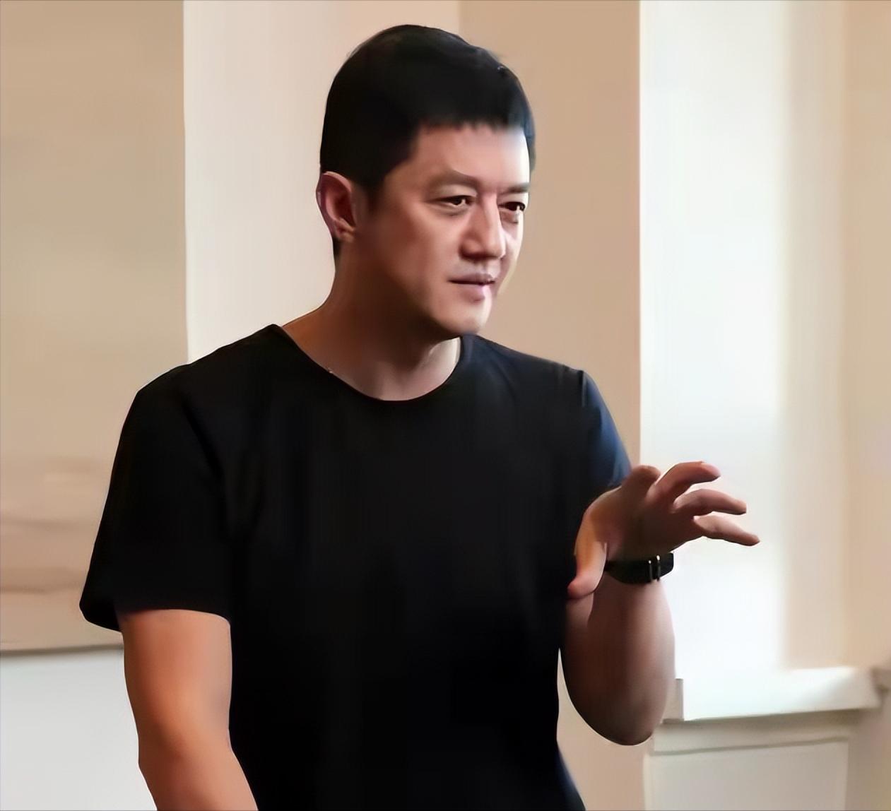 王菲也没想到，2026年还不到半个月，李亚鹏又迎来“噩耗”！