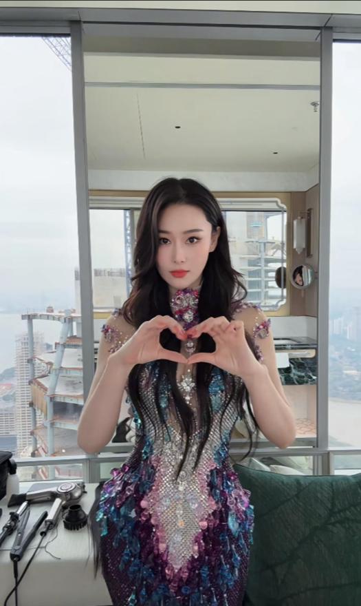 39岁张馨予晒跳舞视频！“沙漏”身材美得好权威，接新代言心情好