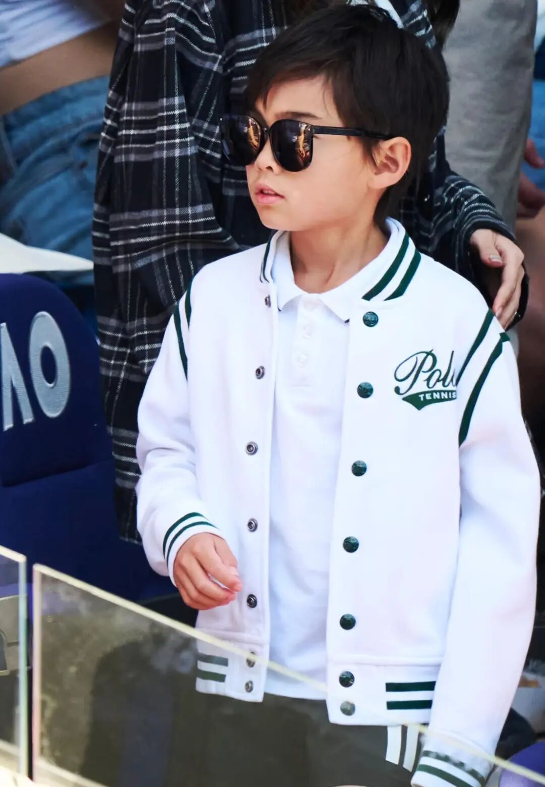 周杰伦儿子高清照曝光！8岁专挑爸妈优点长，眉眼带昆凌的混血感