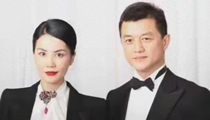 王菲也没想到，2026年还不到半个月，李亚鹏又迎来“噩耗”！