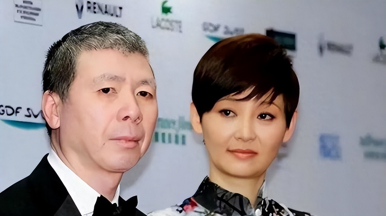 看破不说破，徐帆回应离婚5个月后，冯小刚的小心思藏不住了