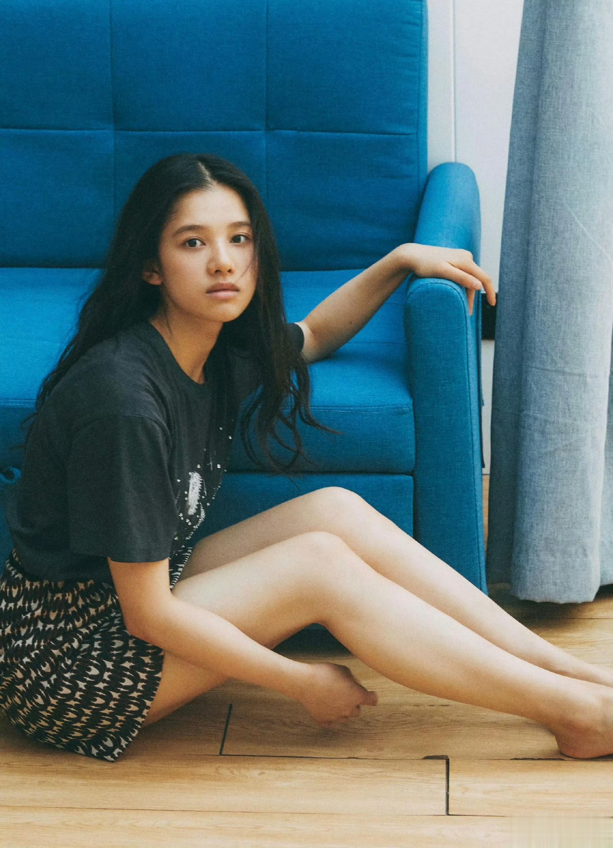 张婧仪邻家少女感 ???