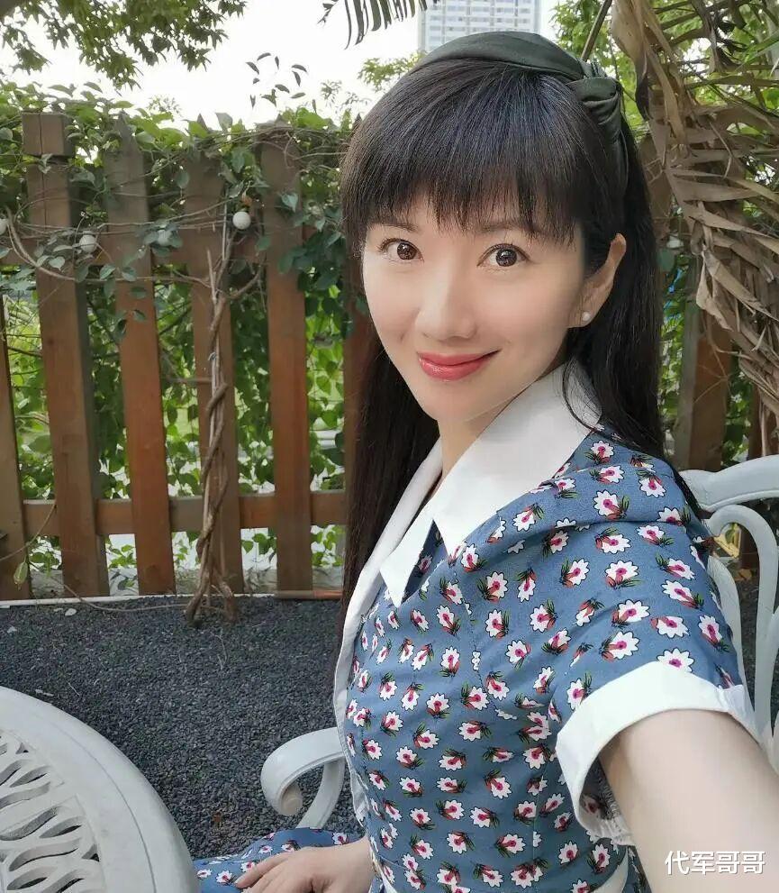 47岁苑冉近况曝光！曾与张子健传绯闻，如今婚姻成谜却风韵依旧