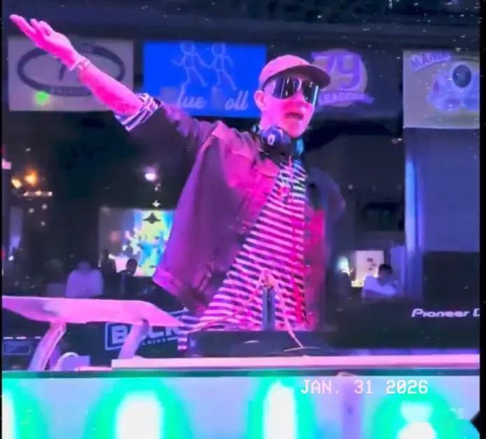 大s去世23天前，具俊晔在韩国的画面流出，网友：具俊晔命运曲折