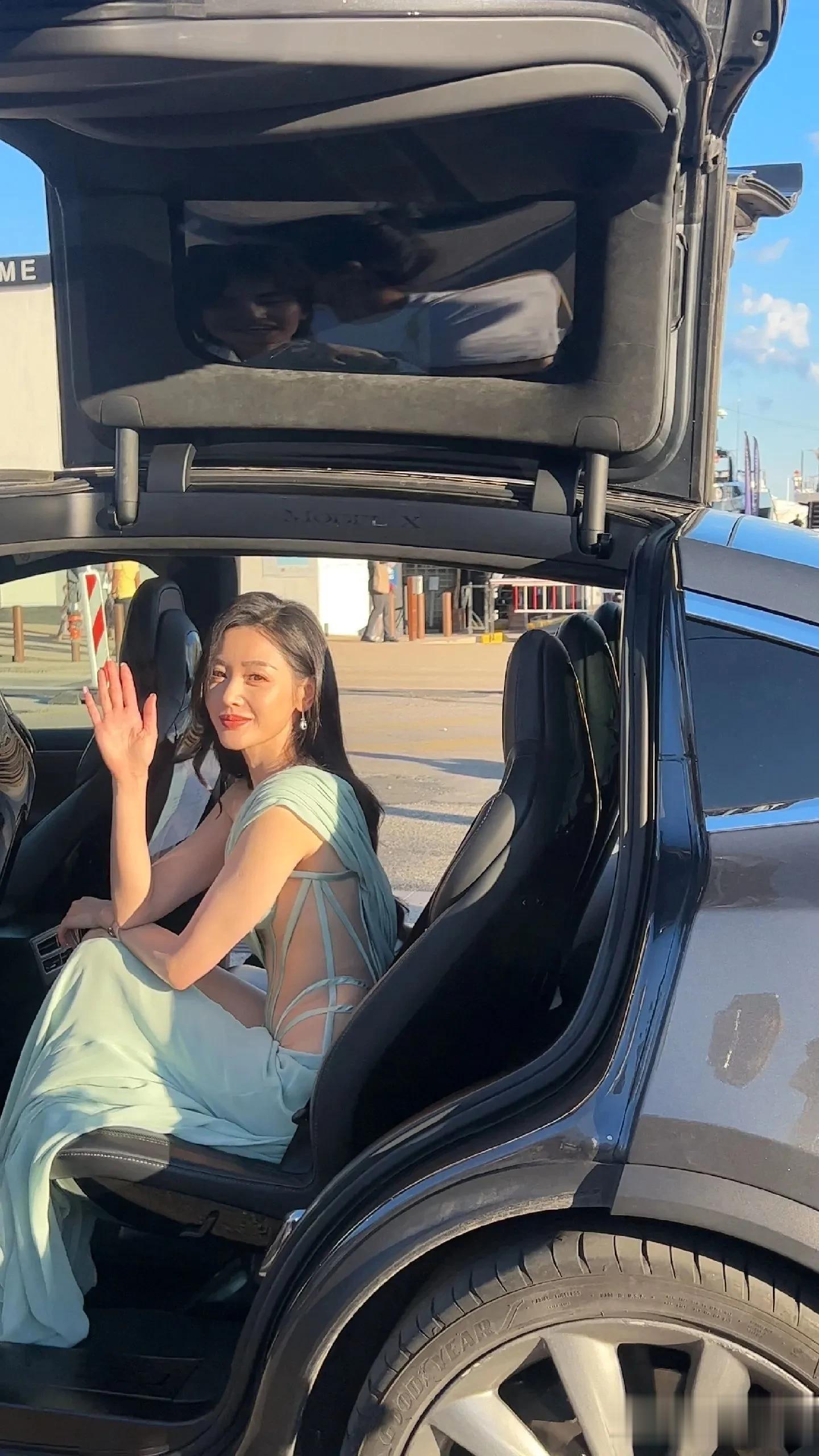 走在时尚前沿,上镜率特别高的张天爱美翻天了