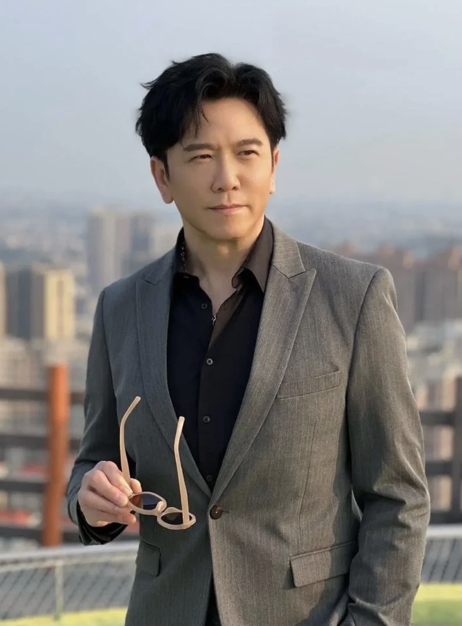 TVB前当家小生久违晒近况！油腻形象不再，情史丰富两度离婚