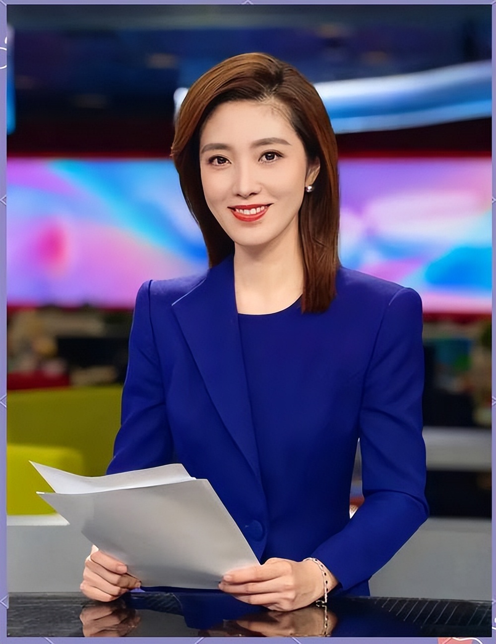 上海主持何卿：曾和国脚谈恋爱，多次亮相央视，如今女儿成她骄傲