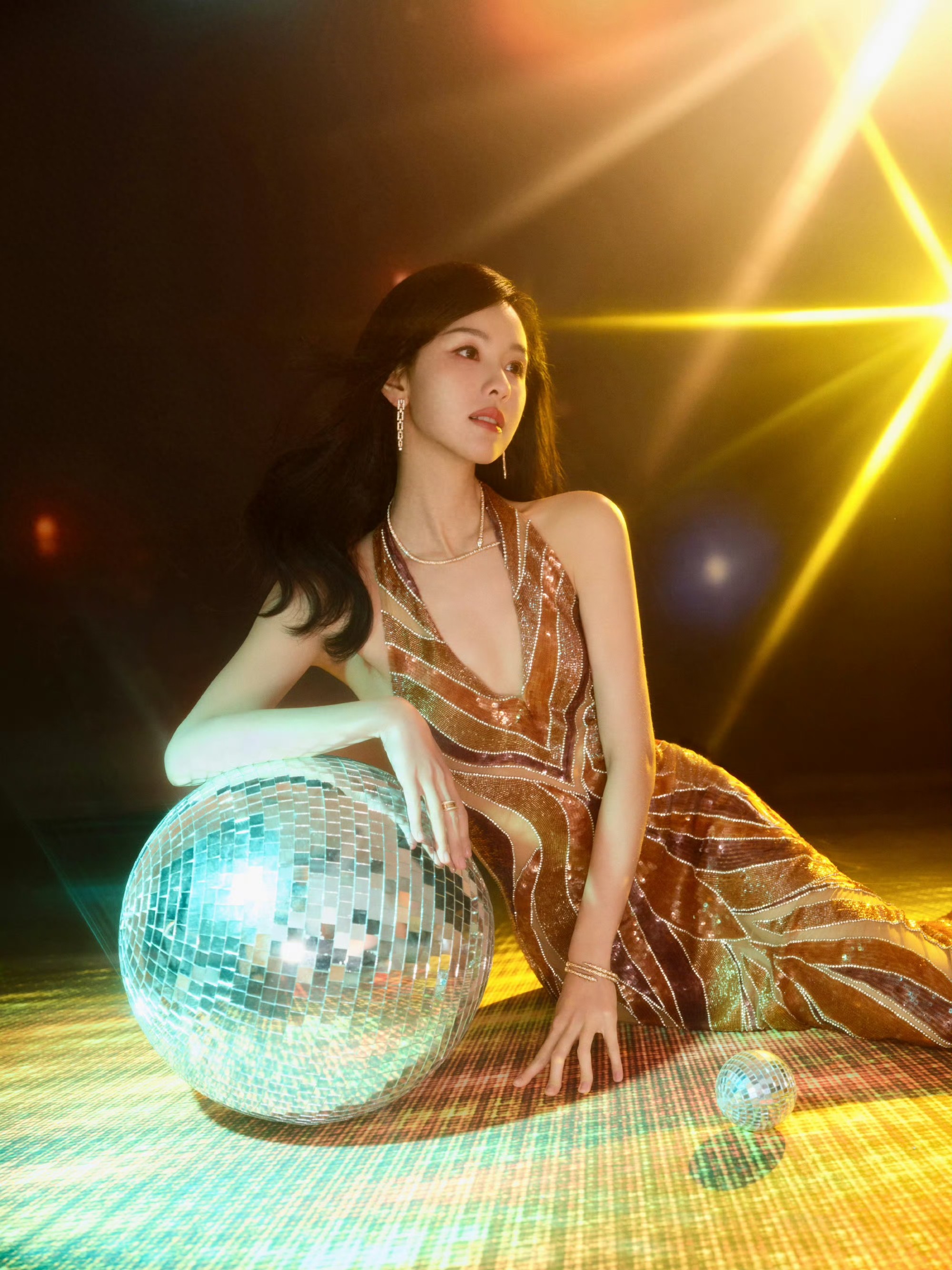 陈都灵清冷感天花板！靠气质赢麻了，把每套穿搭都穿成风景