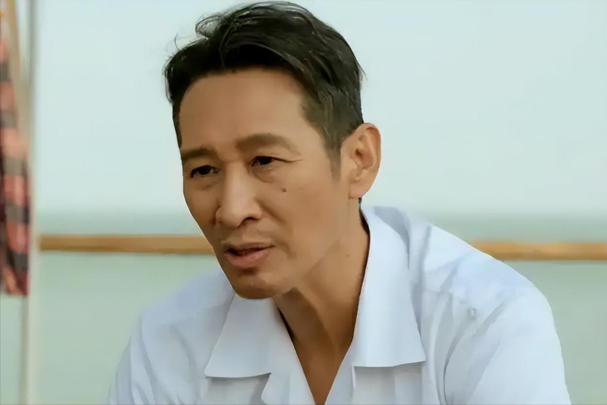 女演员的长相有多重要?把36岁谭松韵和女配奚望对比,差距很明显