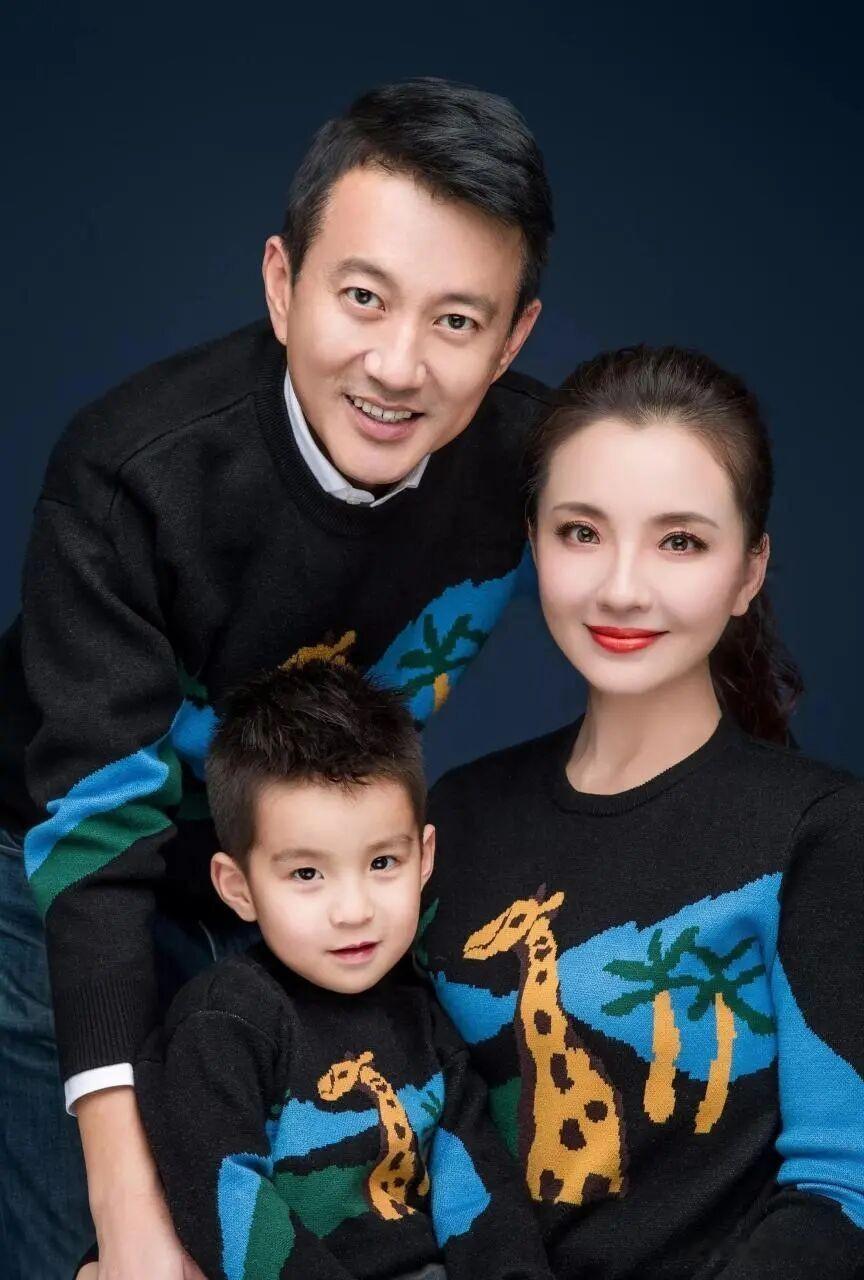 39岁孙茜近况曝光！嫁给蔡远航生下一子，婚姻幸福被老公宠成公主