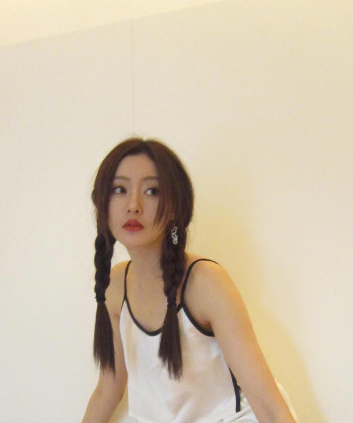 张天爱睡衣居家写真