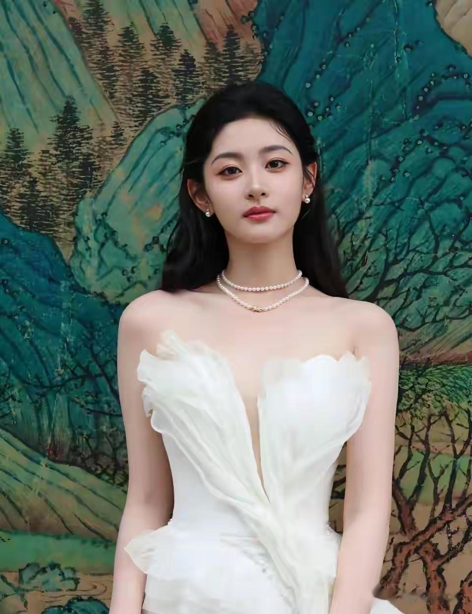 于正晒赵晴九宫格，想起当初绝世容颜，这种从一而终的偏爱谁不慕