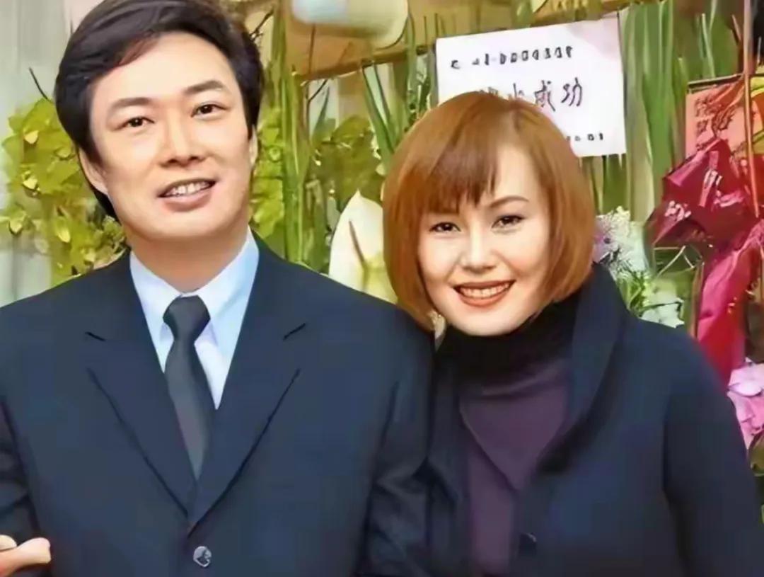 70岁费玉清坐拥20亿却抠到极致！无儿无女，和61岁江蕙约定扎心了