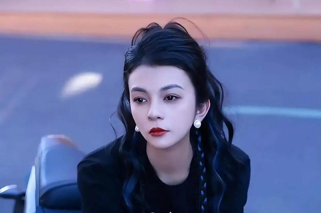 36岁知名女演员官宣婚讯，新郎竟是他！