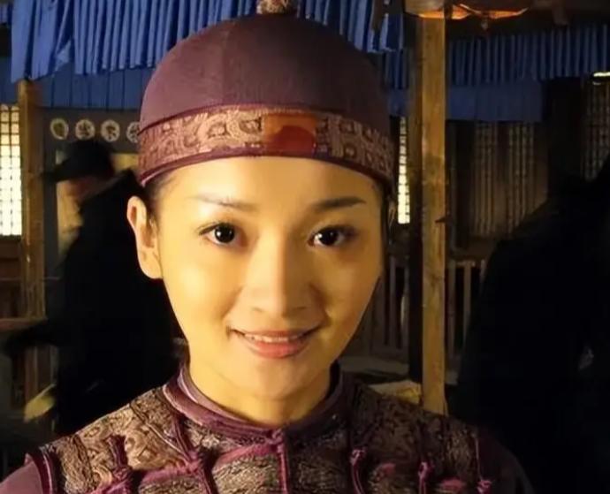 演员饶芯语：结婚13年，如今丈夫王奎荣80岁了，她的婚姻幸福吗？