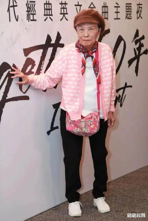 再多钱有啥用？香港知名演员官宣捐出所有财产，给丁克族提了个醒
