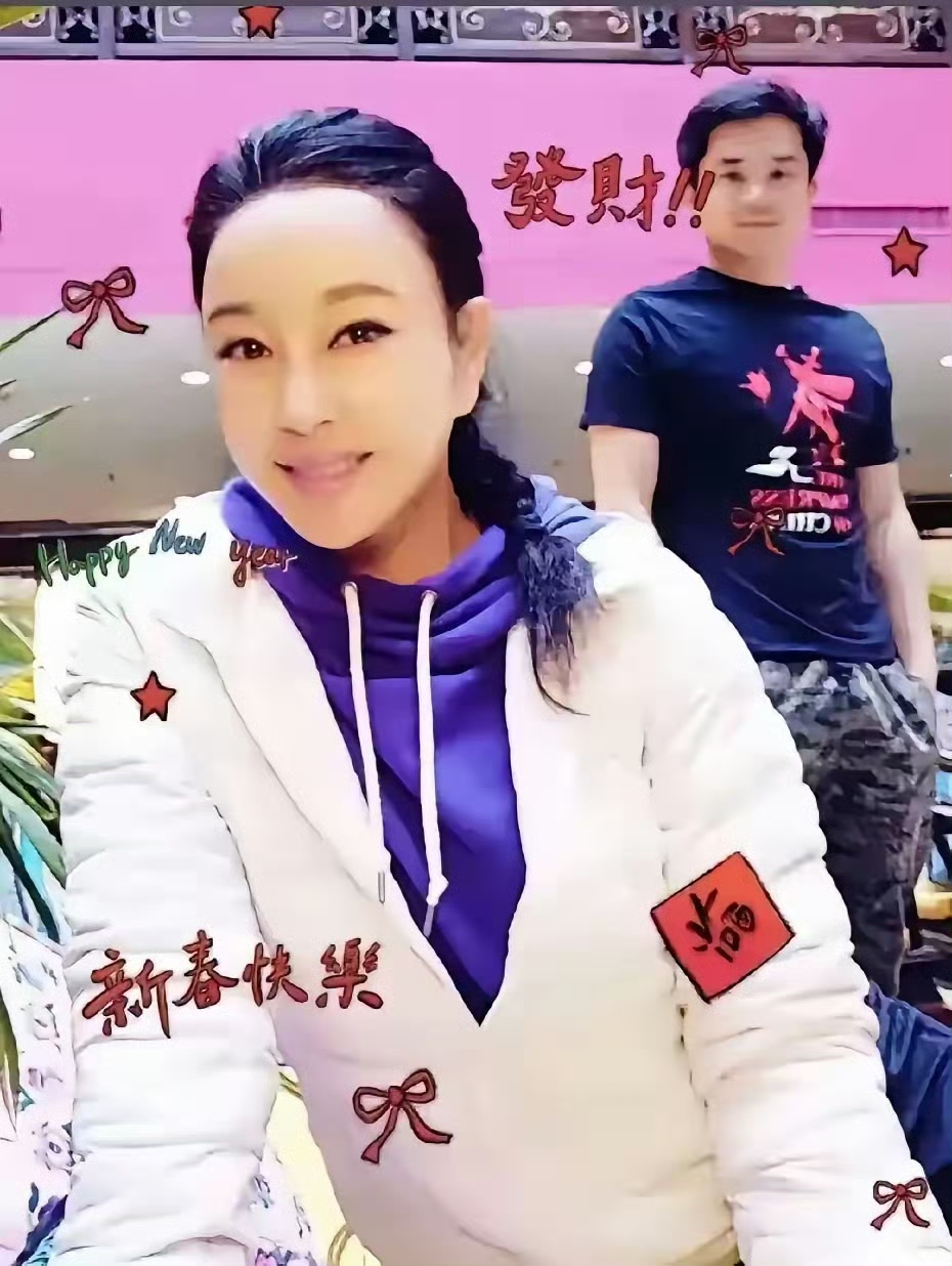 刘晓庆小38岁前男友直播哭诉：被刘晓庆耽误一生，至今找不到对象