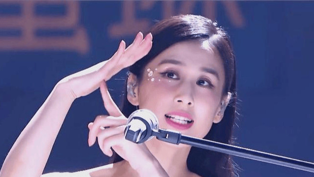 张萌爆料黄圣依“打车撤退”内幕