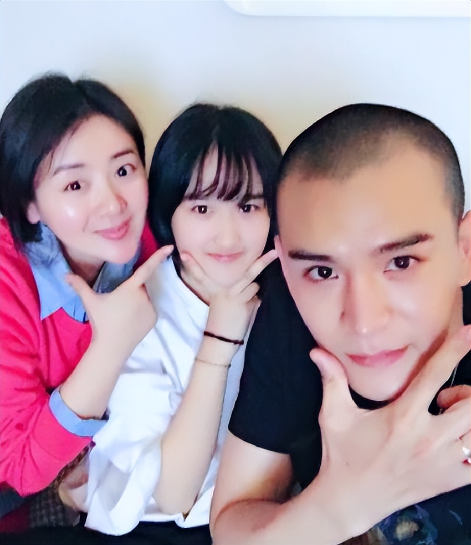 戏里演“渣男”，戏外好男人，婚后的经超把妻子宠成了公主