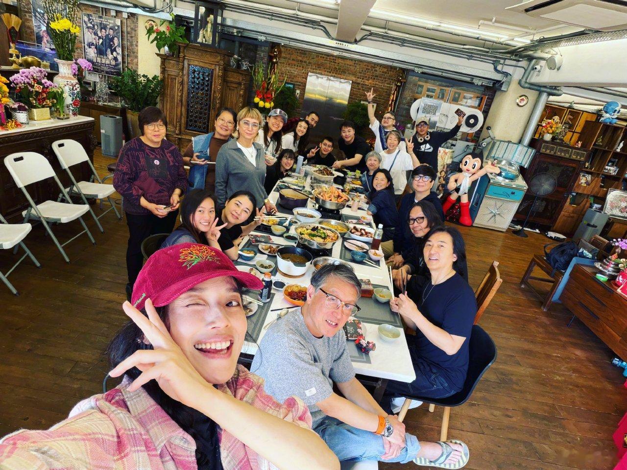 舒淇和周迅、陈坤一同守岁！郑伊健夫妇也在发福变胖，深夜聚会嗨