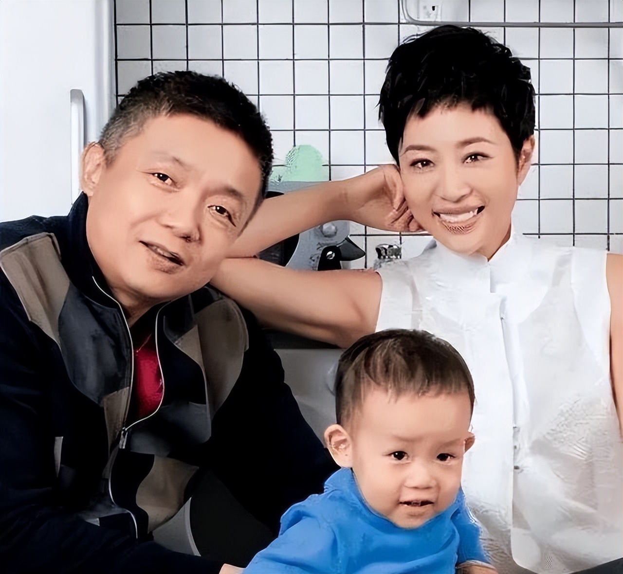 爷爷是中国表演艺术家，老公是北电院长，她却坚持靠演技走红！