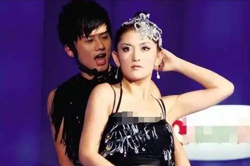 钱赚够了，名声没了，谢娜开演唱会迎来全网骂潮，刘烨当初没说谎