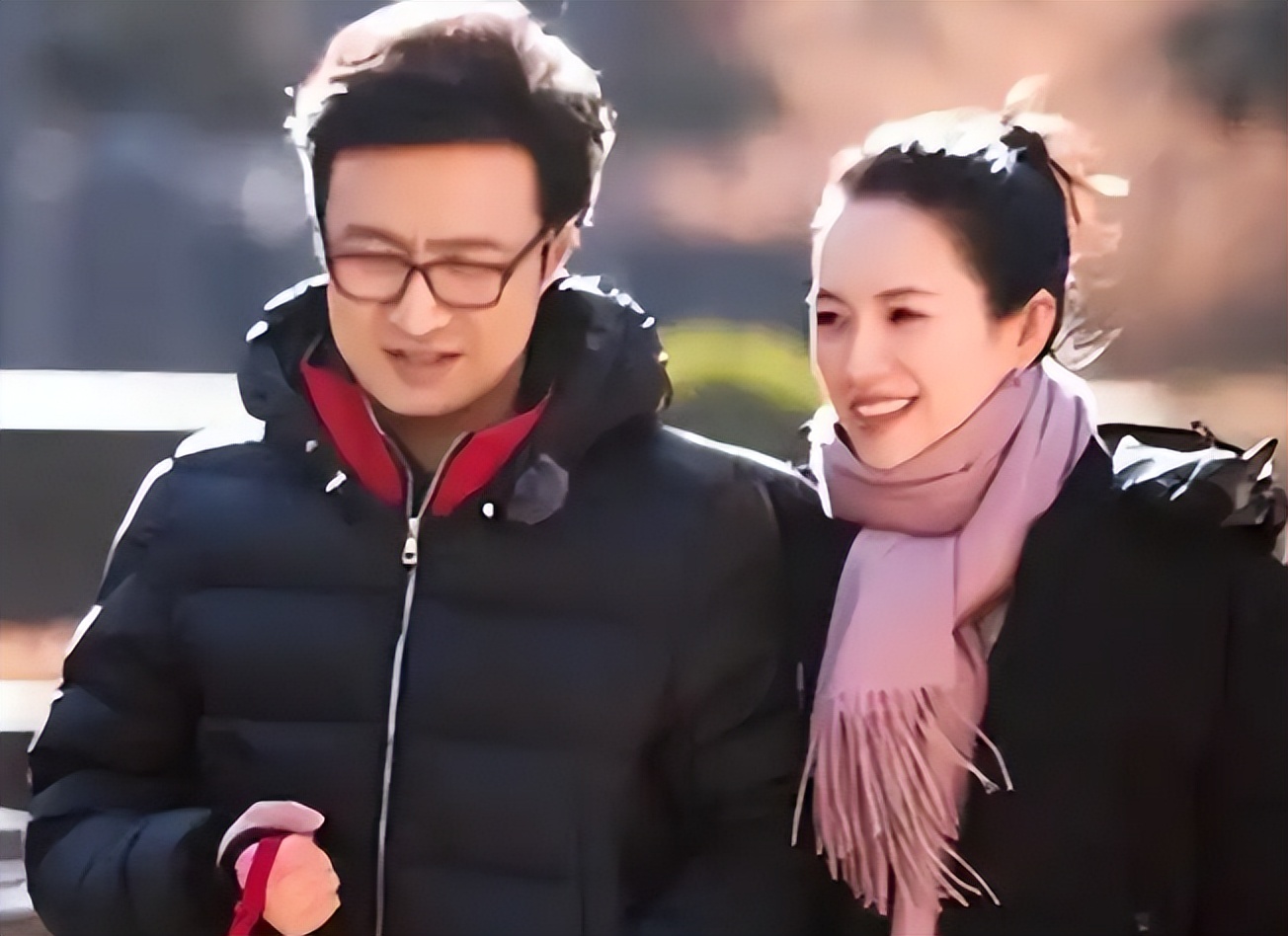 汪峰做梦也没想到，抚养权变更后，女儿醒醒竟成章子怡的“靠山”