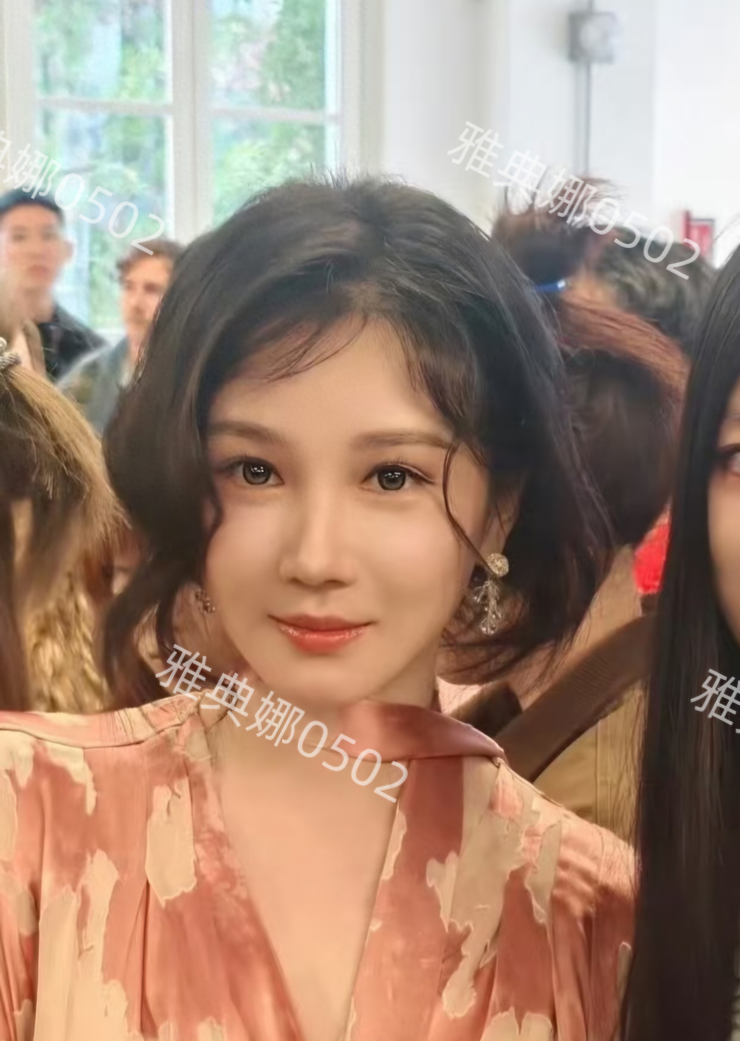 陈小纭怎么又变样了？她虽然五官很精致但却美得很不真实像个假人