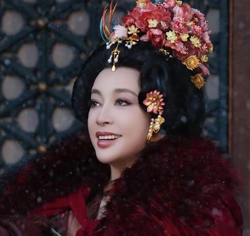 强行扮嫩、凌晨去世、私生活混乱8个男友，刘晓庆的传闻是真的吗