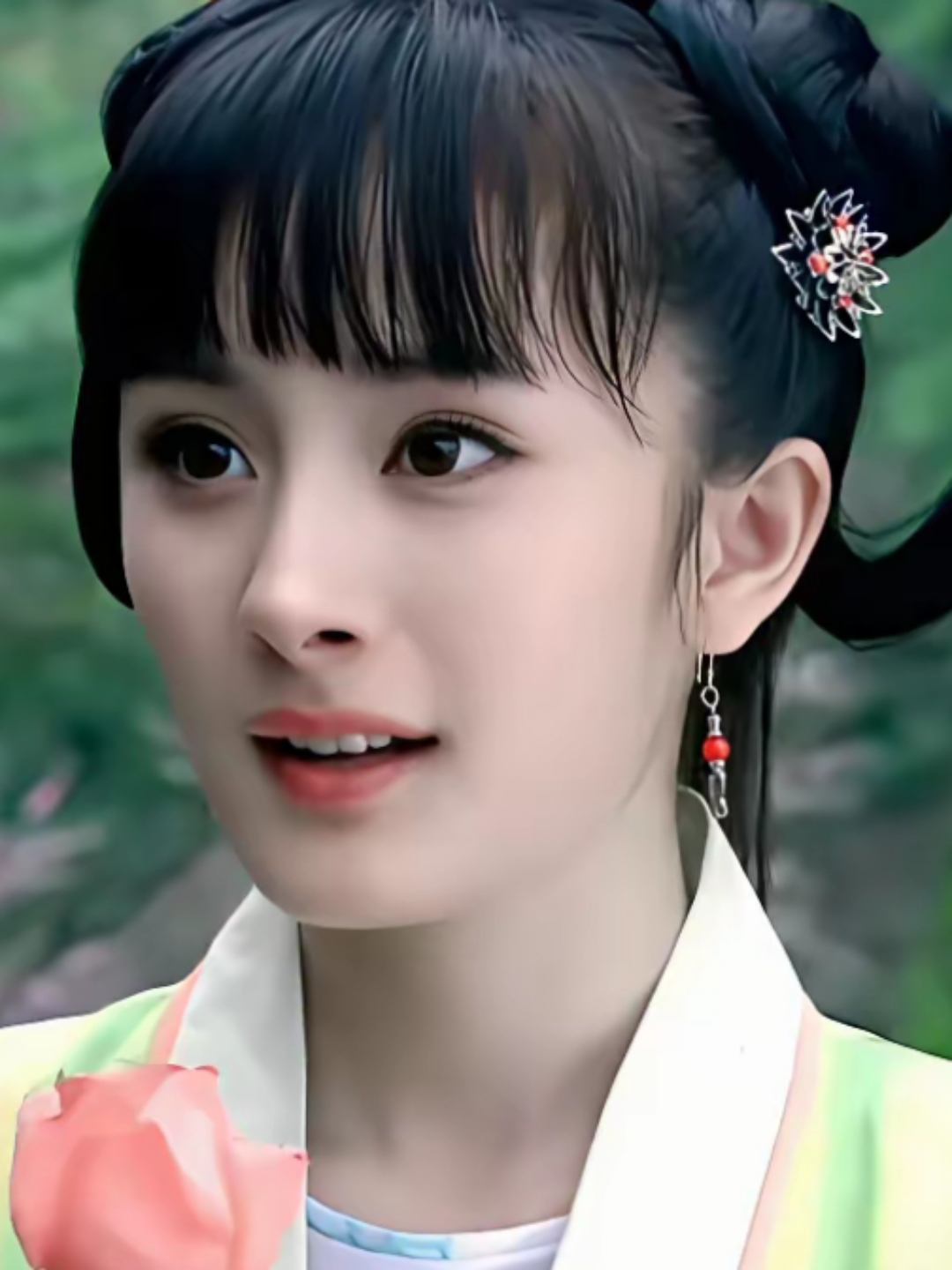 杨幂这双“会说话的眼睛”，内娱真的找不出第二个