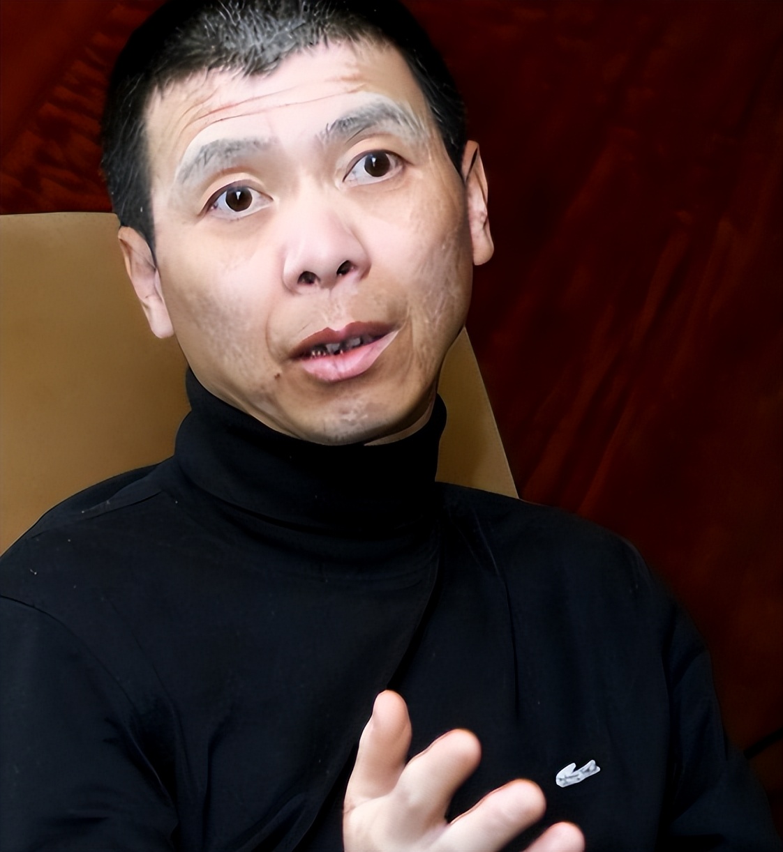 与徐帆离婚传闻仅7月,冯小刚贴脸养女徐朵,荒唐的事还是发生了