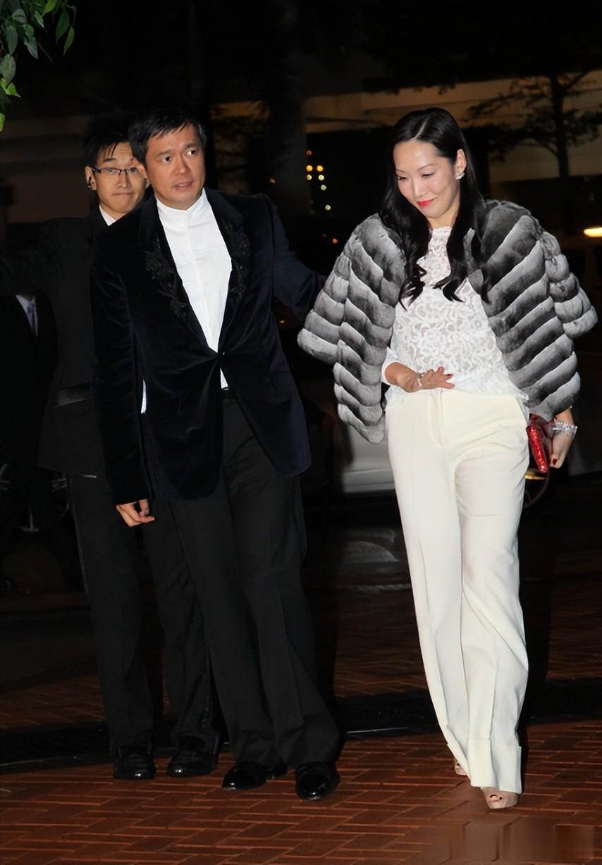 前TVB当家花旦罕见亮相,嫁百亿富商息影25年,如今状态令人惊叹