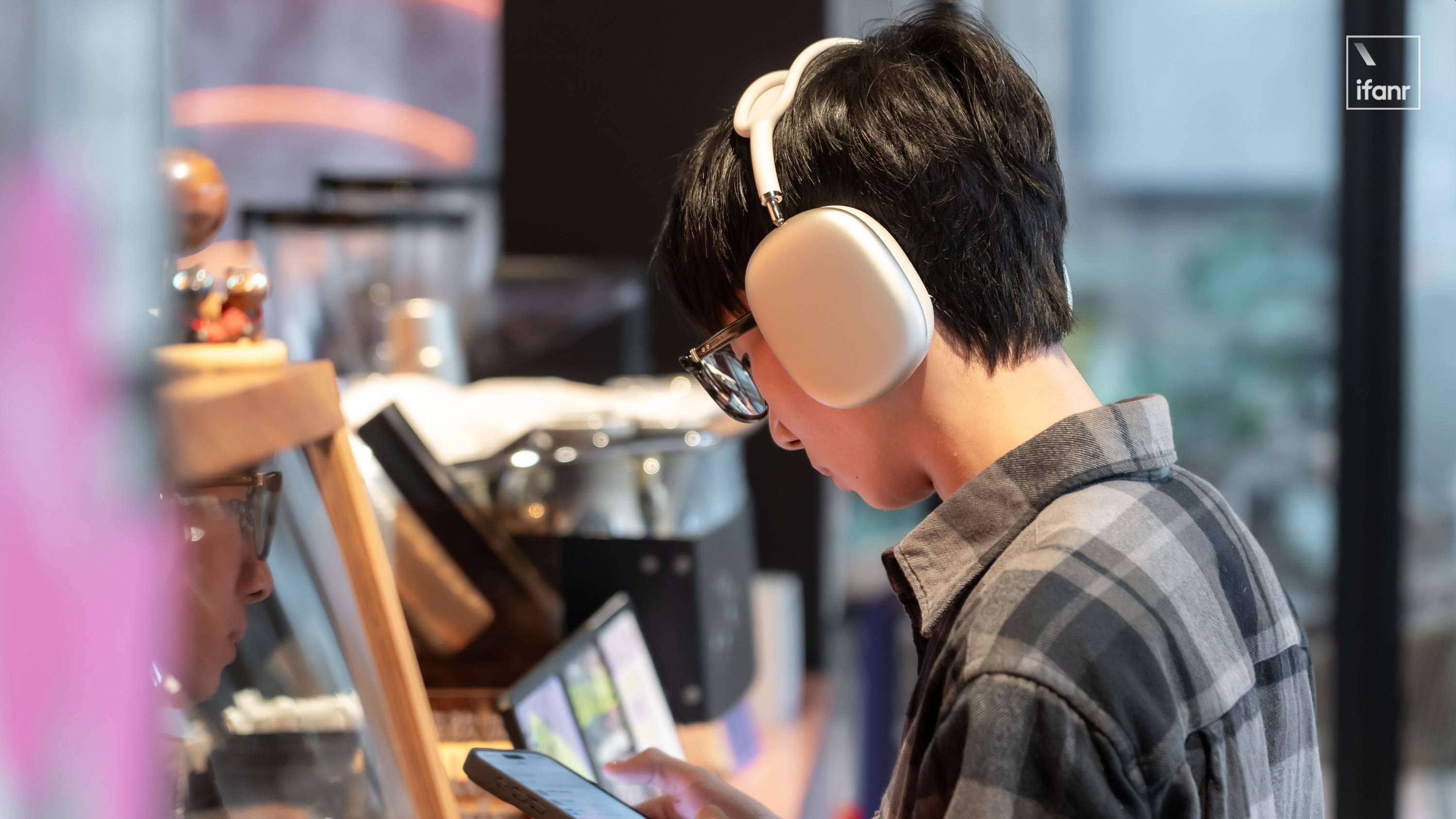 AirPods Max 2 體驗：降噪更強聲音更飽滿，穩定更新的小升級