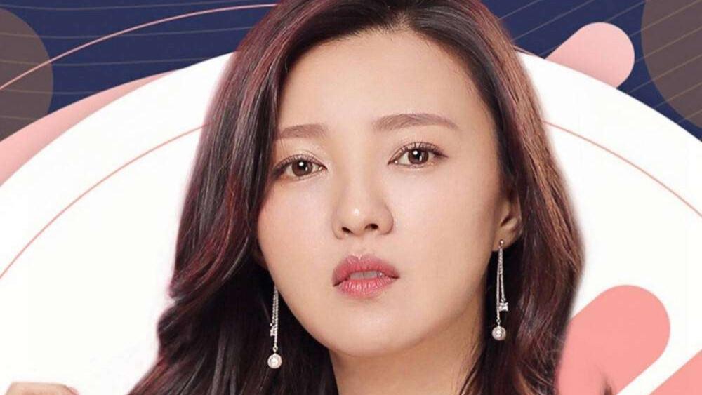 49岁的傅晶，最近因为一组近照再次刷爆了热搜