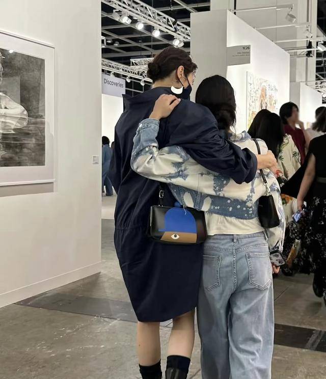 TVB前当家花旦现身艺术展！