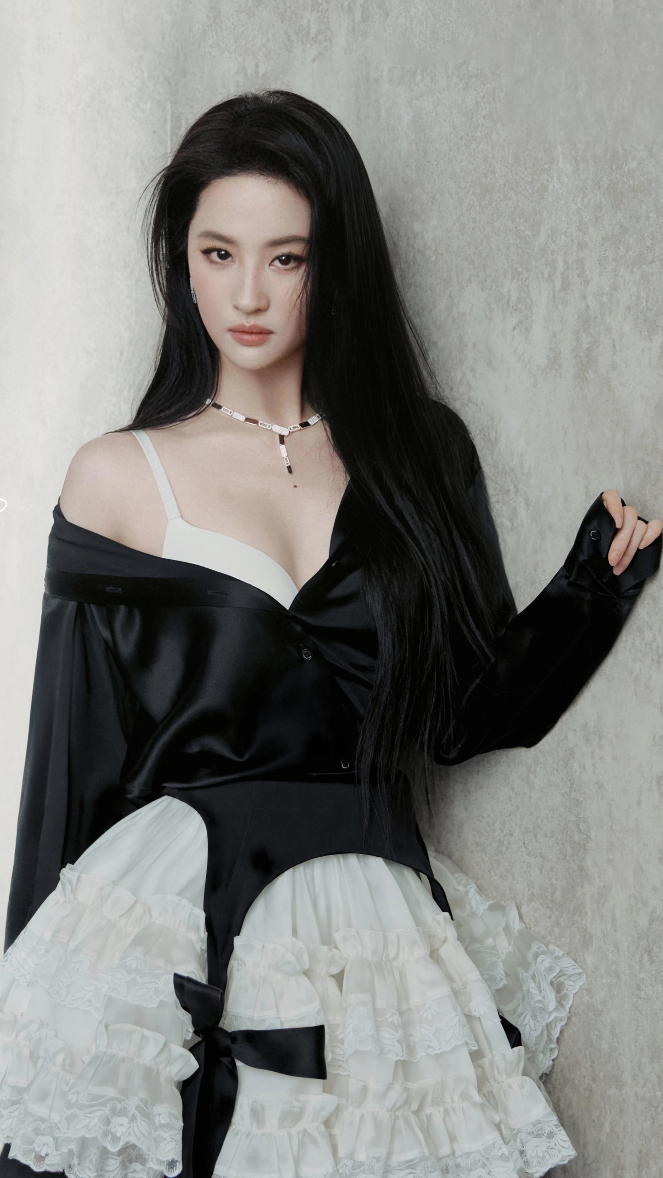 刘亦菲｜最新物料美照，美神降临！