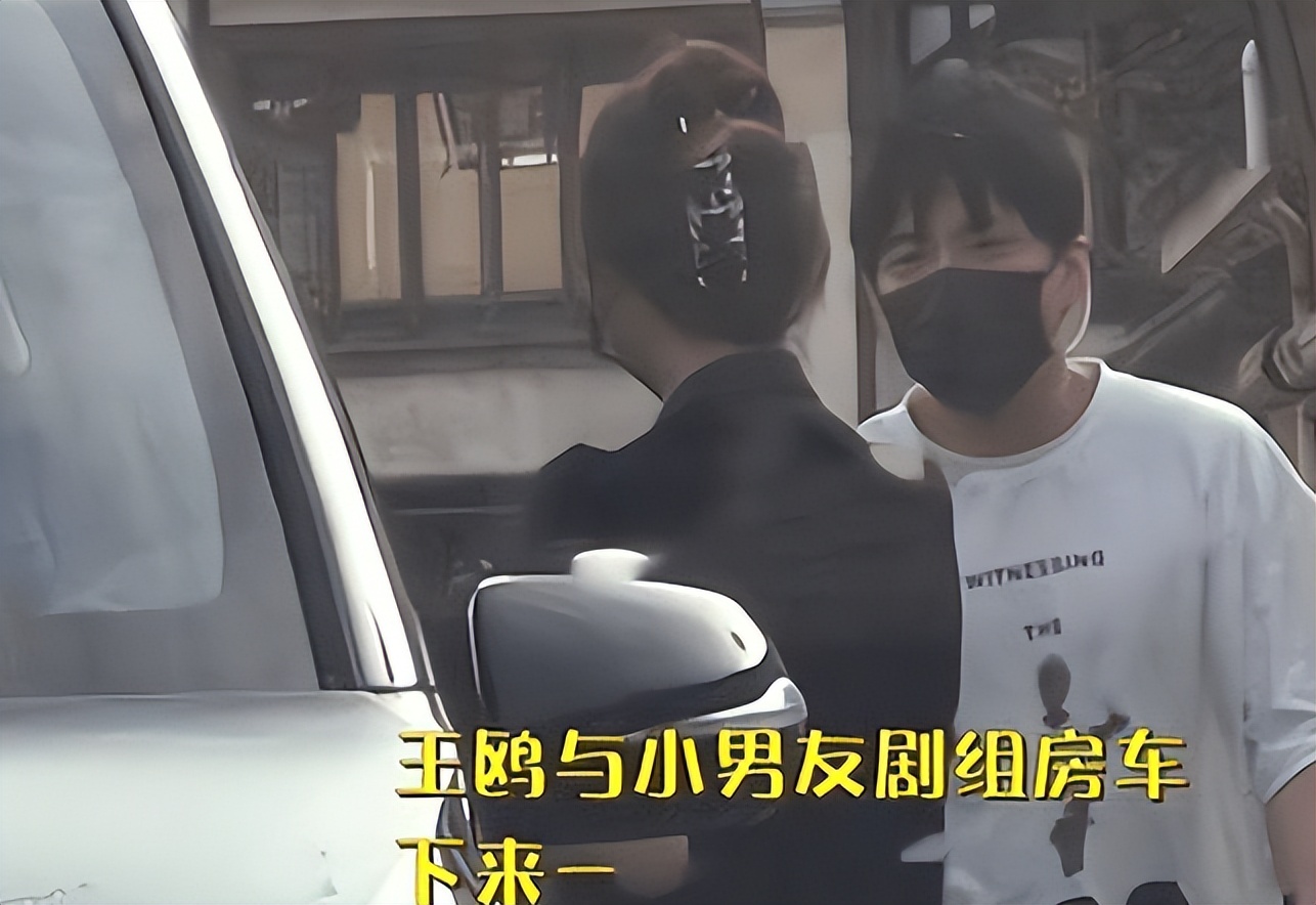 与王鸥隐婚生子风波没完，何九华被曝大瓜，暴露一个小圈子的恶俗