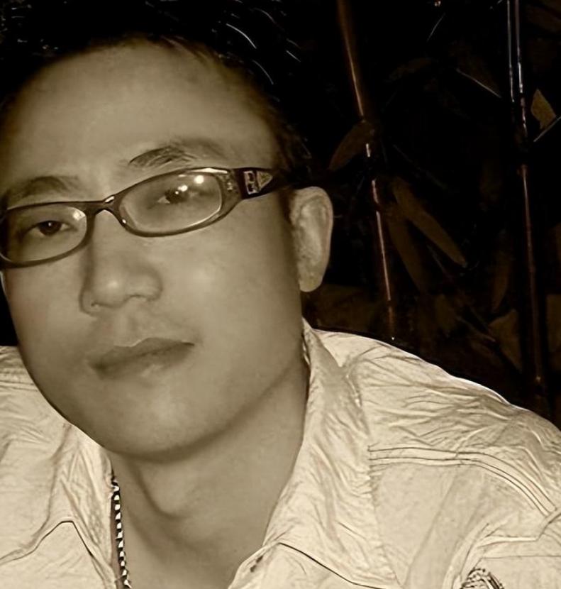 写歌30年穷困潦倒，前妻失望选择离婚，却在51岁靠一首歌一夜成名