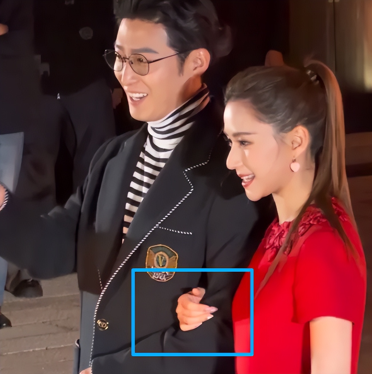 里子面子都没了？这次，何超莲下意识的举动，没给窦骁留一丝体面