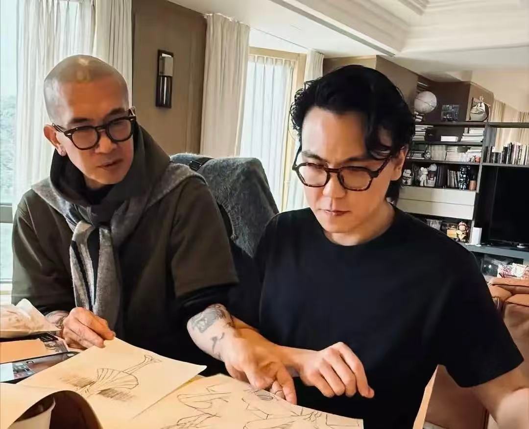 越扒越有！葛思齐连线刘建国再爆S家猛料，具俊晔首次回应吃软饭