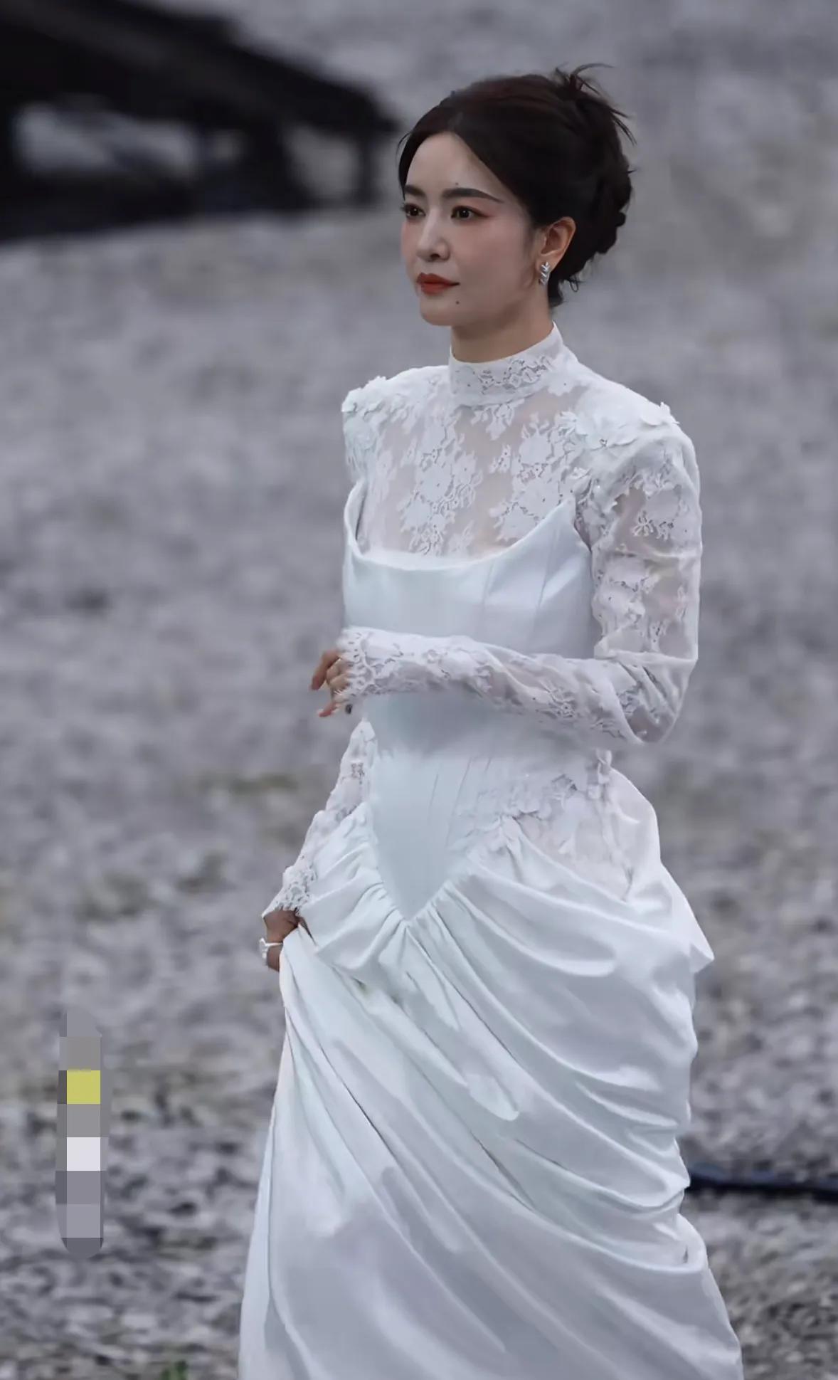 RedGala红毯：刘诗诗梦幻开场，易梦玲美商高，毓言cp像新婚夫妻