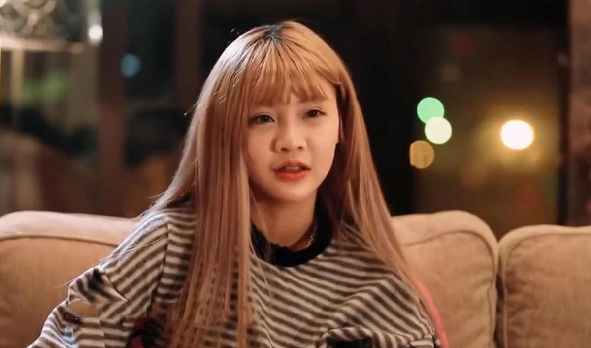 四次婚变、未婚先孕、撕裂母亲,整容33次,她26岁为何如此疯狂?