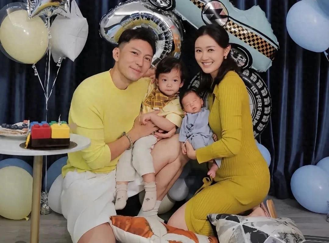 TVB男星袁伟豪小儿子全身成出现瘀黑色斑，网友感惊讶及担心