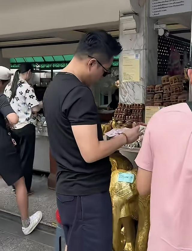 汪小菲曼谷为三胎祈福!马筱梅回台北待产,玥儿箖箖跟爷爷奶奶住