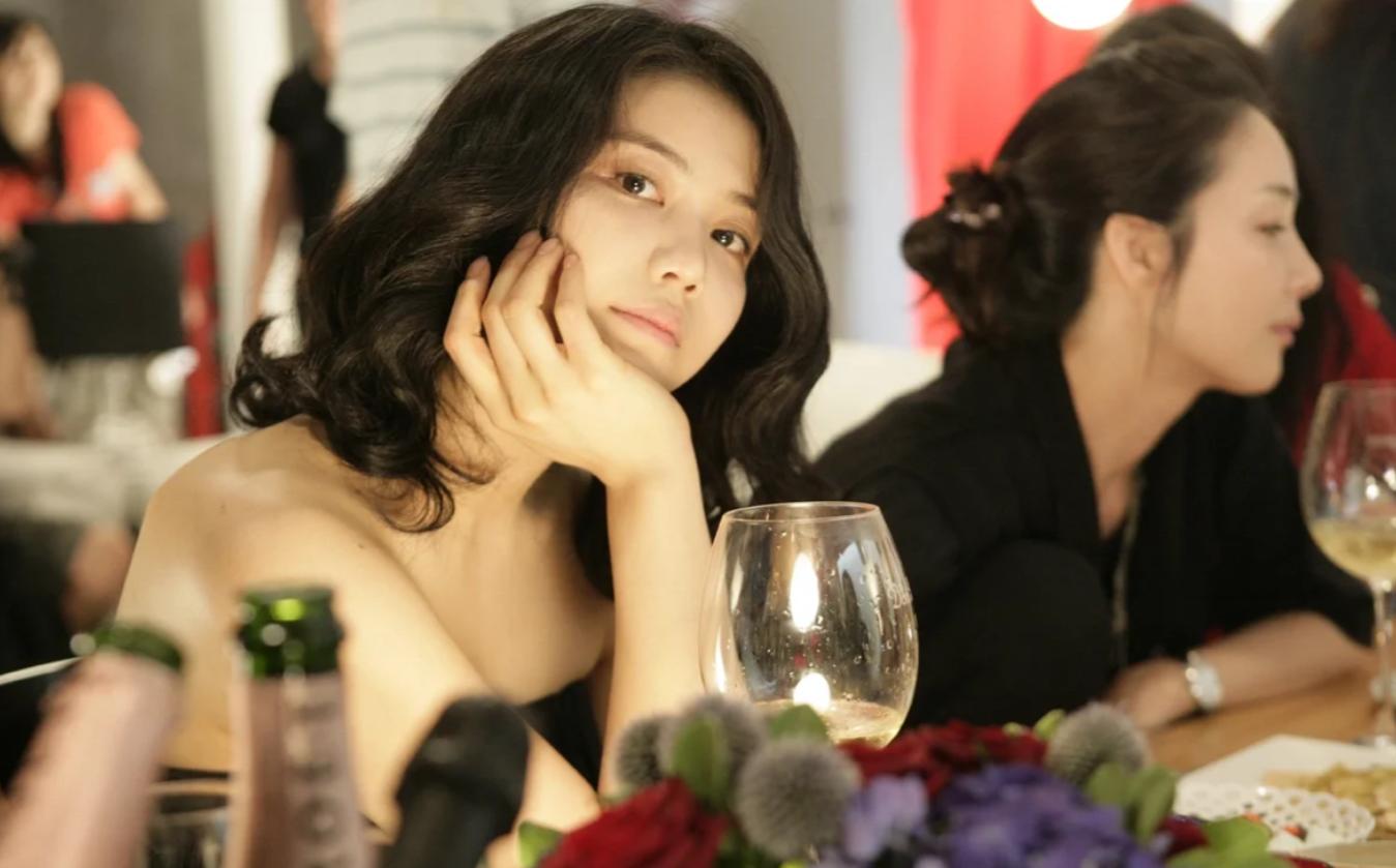 她是从4500:1杀出的恶女，号称全韩国最不好惹的影后女星 又邪又灵