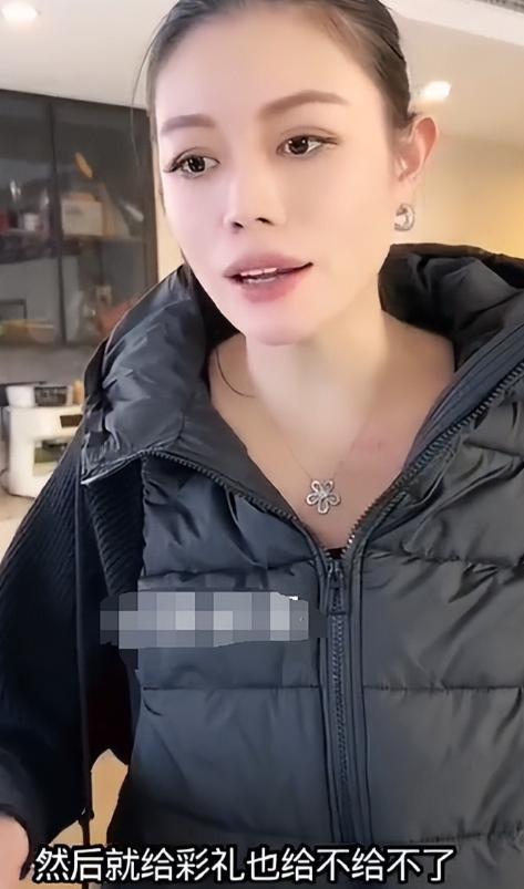 上梁不正下梁歪？小苹果还是走上母亲葛荟婕的老路，汪峰有苦难言