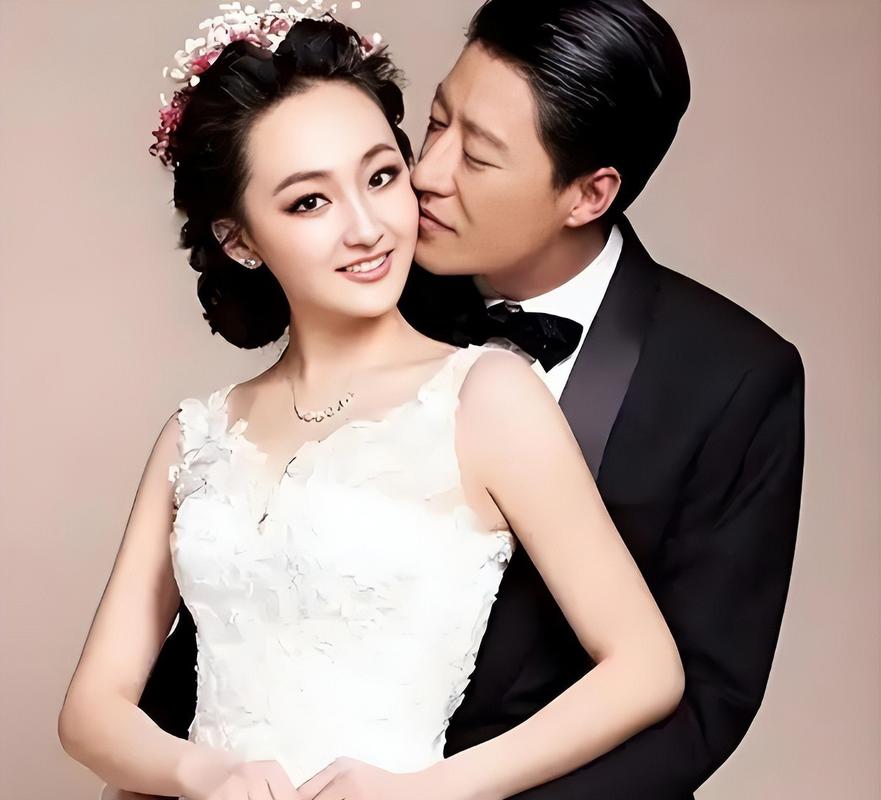 原来她就是于震第二任妻，小丈夫13岁婚后生3娃，37岁仍貌美如花
