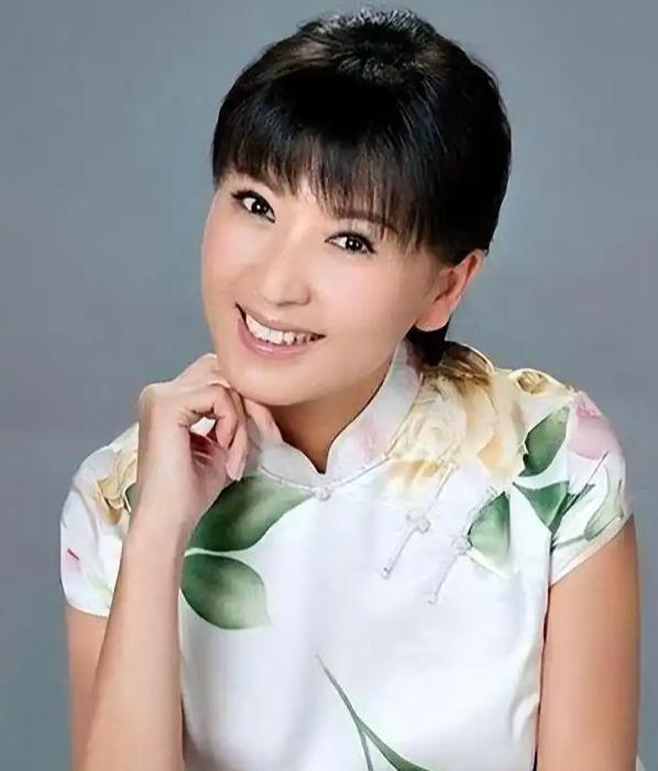 凉了!继瞧不起农民被扒后,闫学晶又被曝身份造假 李雪健不再沉默